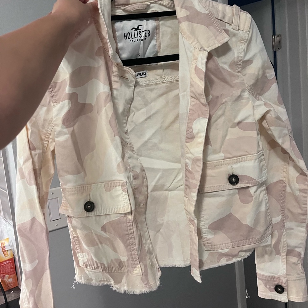 Hollister Women's Jacket - Cream and Tan Camouflage